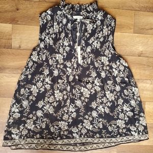 Max Studio Black & White Pleated Floral Sleeveless Top Size S